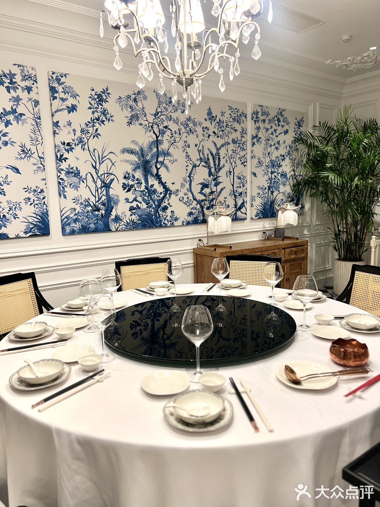 尾牙定这家Old Money火锅，领导也夸你会办事[得意]
