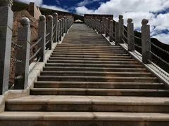 -比如骷髅墙景区