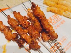 -小董哥烤串·爆汁大油边(故宫店)