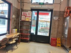 -必胜客(上海华谊新所店)