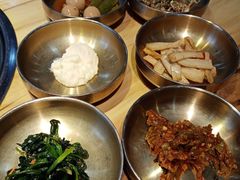 十道正宗韩国小菜-金顺韩式烤肉·网红烤肉店(广利路店)