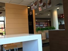 -麦当劳(展览路店)