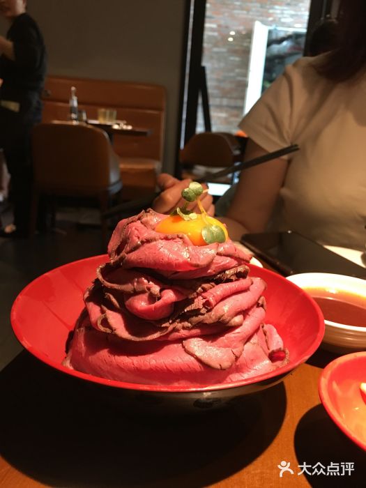 魔丼屋(日月光店)魔王慢烧牛肉丼图片