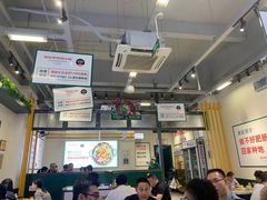 大堂-晓彭肥肠鸡·泡椒鸡火锅(水木天地店)