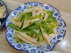 西芹拌腐竹-东兴寒舍老北京炸酱面(三里河路店)