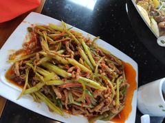 -山妹子铁锅炖