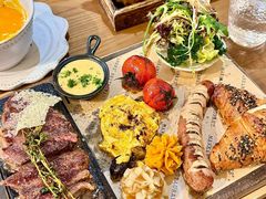 -Mark&Mars Restaurant