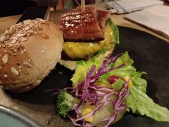 蒲烧鳗鱼汉堡-HIGH FIVE哈福手工汉堡(桂林路店)