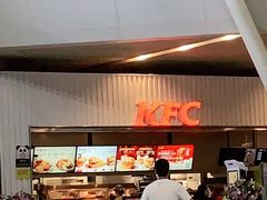 -肯德基(成都机场T2到达精选店)