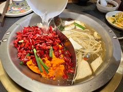 -沸炉重庆老火锅(军事博物馆店)