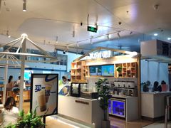 -冰纷万象滑冰场(赣州华润万象城店)