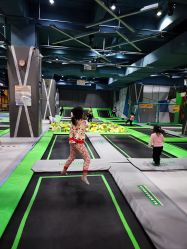 -反弹蹦床公园·亲子乐园·团建·派对(尚品奥莱店)