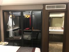 -曼谷湄南河畔华美达广场酒店