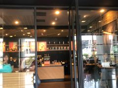 门面-星巴克(浦东机场T2到达店)