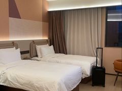 -桔子酒店(上海西藏北路地铁站店)