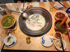 -陈大锅·岳阳鱼馆·地道岳阳菜(美食街店)