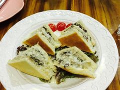 -Rabbit Cafe私房西餐甜点咖啡(栖霞路店)