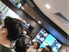等位区-麦当劳(杭州三花国际店)