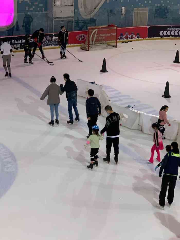 全明星滑冰俱乐部世博店