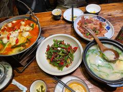 -老滇山寨•云南特色菜•地方菜•民族风情歌舞表演(金碧店)