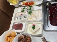 -海底捞火锅鲜切牛肉主题店(长寿路店)