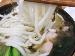 酸菜肉片沾水米线-贵州沾水米线(学田湾店)