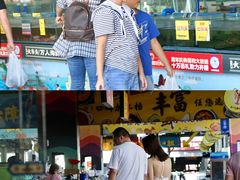 -三亚火车头万人海鲜广场