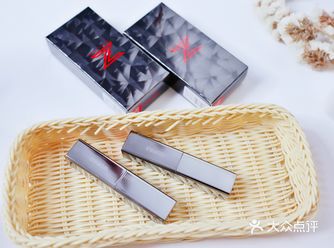 秋冬主打红色系～“小红银”试色