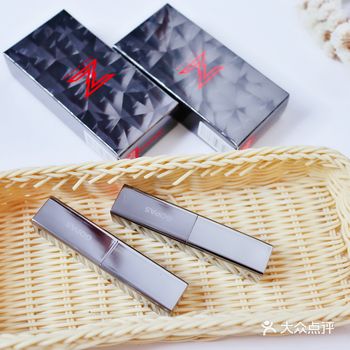 秋冬主打红色系～“小红银”试色