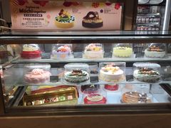 面包甜点陈列柜-哈根达斯(虹口店)