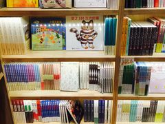 -猫的天空之城概念书店(杭州南宋御街店)