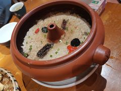 汽锅菌子肉饼-老滇山寨•云南特色菜•地方菜•民族风情歌舞表演(金碧店)