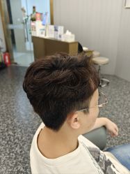 点击看大图 -即型男士理发工作室
