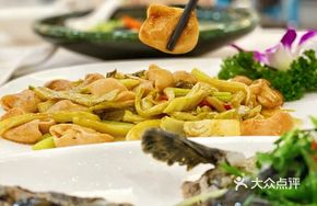 Sour Lotus Root Stir-Fried with Beef