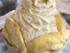 榴莲冰淇淋-莓园冰淇淋店