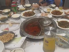 -乡土黄·鲜牛肉火锅·小龙虾(兴业街店)