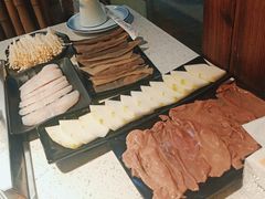 -十三幺山野火锅(市府路店)