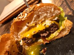 -HIGH FIVE哈福手工汉堡(桂林路店)