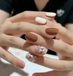 -悦指间美甲美睫