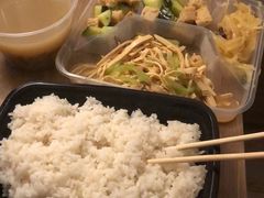 -潮漫酒店(北京通州环球度假区临河里地铁站店)