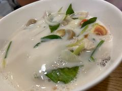 -两兄弟Song Pee Nong(2号店)