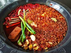 红锅-园里串香牛肉串串火锅(新繁店)
