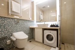 -海豚湾高端月子会所(黄浦店)