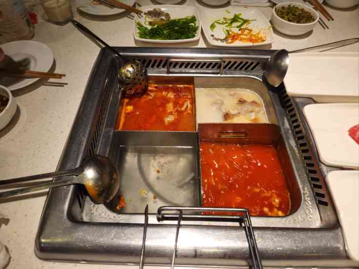 海底捞火锅(佳兆业广场店)-"在体育西路的中石化大厦四楼商场里吃的