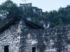 -高荡千年布依古寨旅游景区