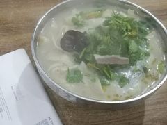 -吕记清真美食城(永兴服装街店)