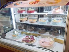 面包甜点陈列柜-哈根达斯(大悦城店)