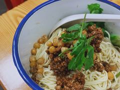 金牌杂酱面-胖胖板凳面