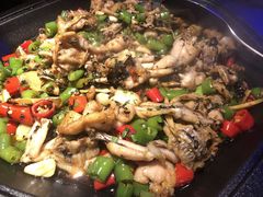 炭烧牛蛙平锅紫苏味-蘭奢雅集·江浙菜(青山江滩店)