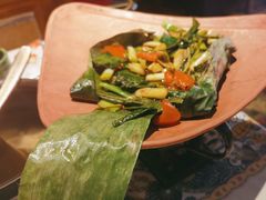 包烧野生牛肝菌-云海肴·汽锅鸡·云南代表菜(天山百盛优客店)
